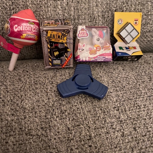 Assortment - Mini Brands & Surprise Minis! - Picture 2 of 6